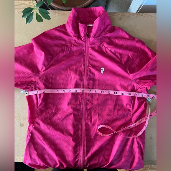 Women peak performance wind jacket - Picture 4 of 8